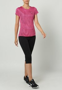 Nike Performance Camiseta deportiva - pink