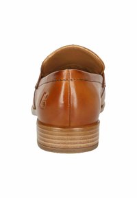 Braune Leder-Loafer mit glatter Oberfläche, abgerundetem Rücken und strukturiertem gestreiften Absatz. Dezente Logodetails Nähe des Absatzes.