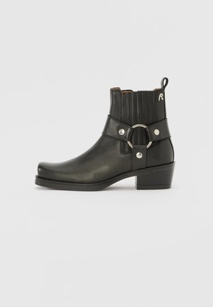 KORA CHELSEA - Korte laarzen - black