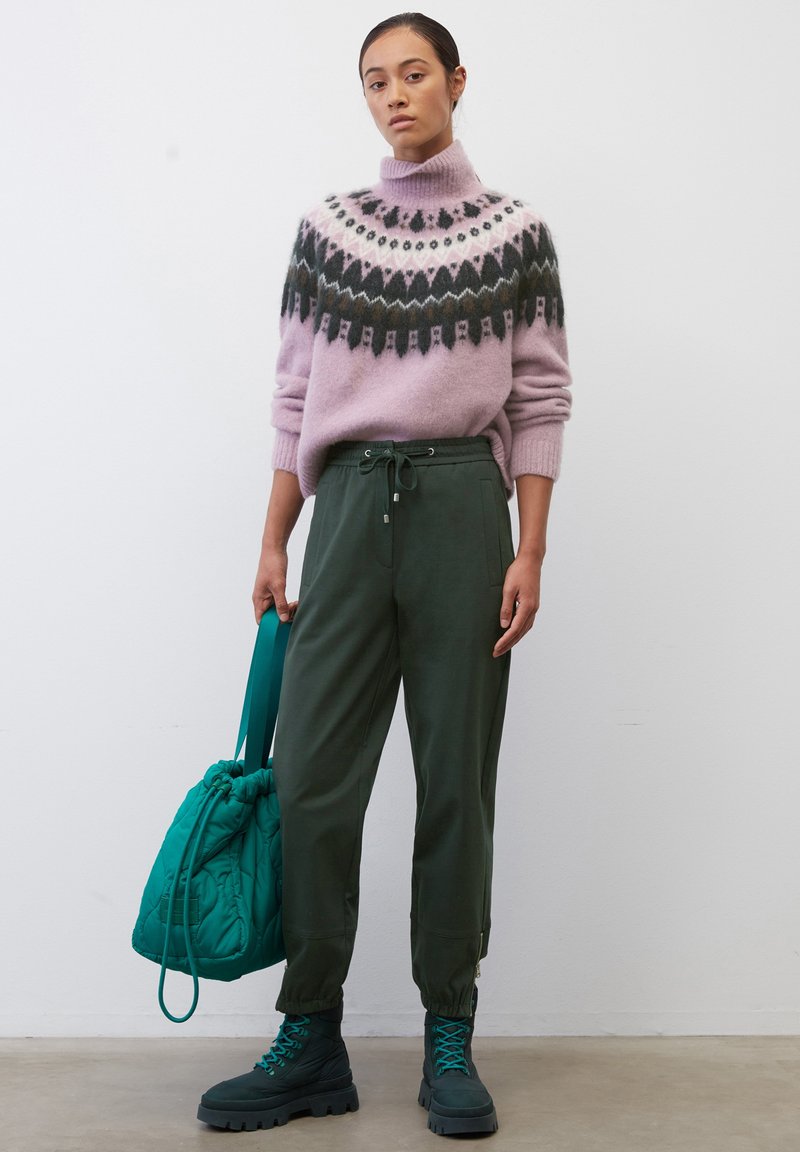 Marc O'Polo EDLE MIT ZIPPER AUS GLATTEM INTERLO - Jogginghose - night ...