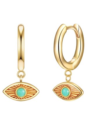 Des boucles d'oreilles en or en forme de hoop présentent un motif d'œil pendentif avec un centre en turquoise et des rayons dorés texturés rayonnant vers l'extérieur.