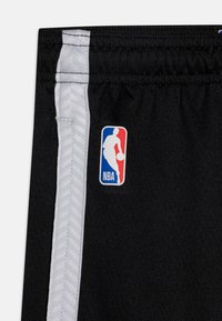 Nike Performance NBA BROOKLYN NETS BOYS ICON SWINGMAN UNISEX - Αθλητικό σορτς - black