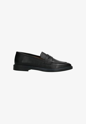 Schwarze Lederloafers mit einer abgerundeten Spitze und horizontalen Akzentriemen, ausgestattet mit einer flachen Gummisohle und glatter Oberfläche.
