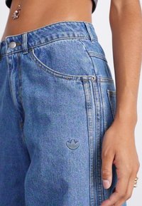 adidas Originals Straight leg jeans - light denim