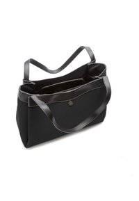 Zwarte stoffen draagtas met leren accenten en riemen. Voorzien van een hoofdvak met meerdere zakken en een drukknoopsluiting.