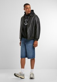Upscale by Mister Tee ARCADE CLUB FLUFFY - Luvtröja - black
