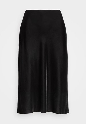 Jupe midi en satin noir avec une texture lisse et un léger brillant, dotée d'une taille haute et d'une silhouette droite et fluide.