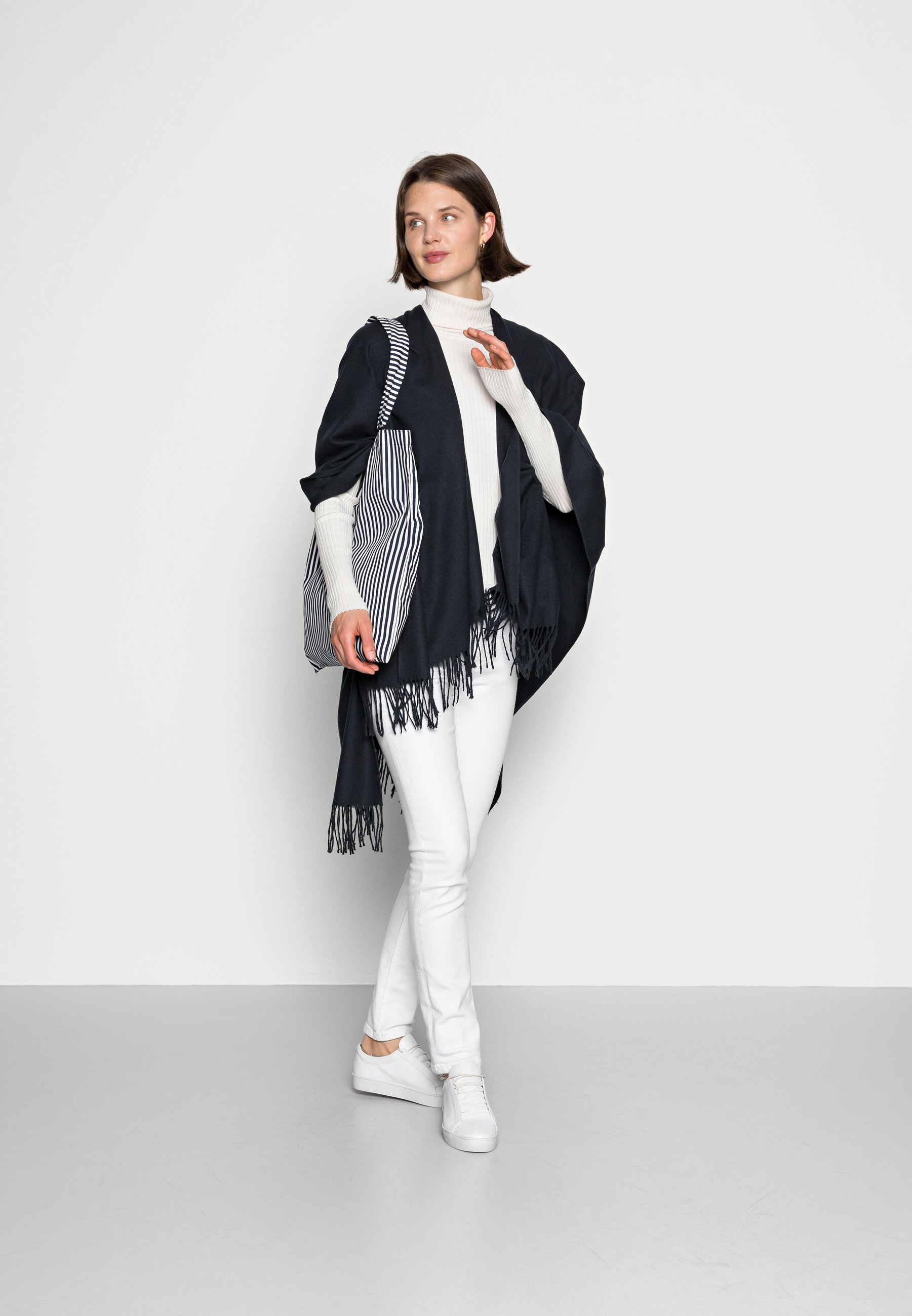 Women ABIKA CAPE BOA - Cape Women ABIKA CAPE BOA - Cape