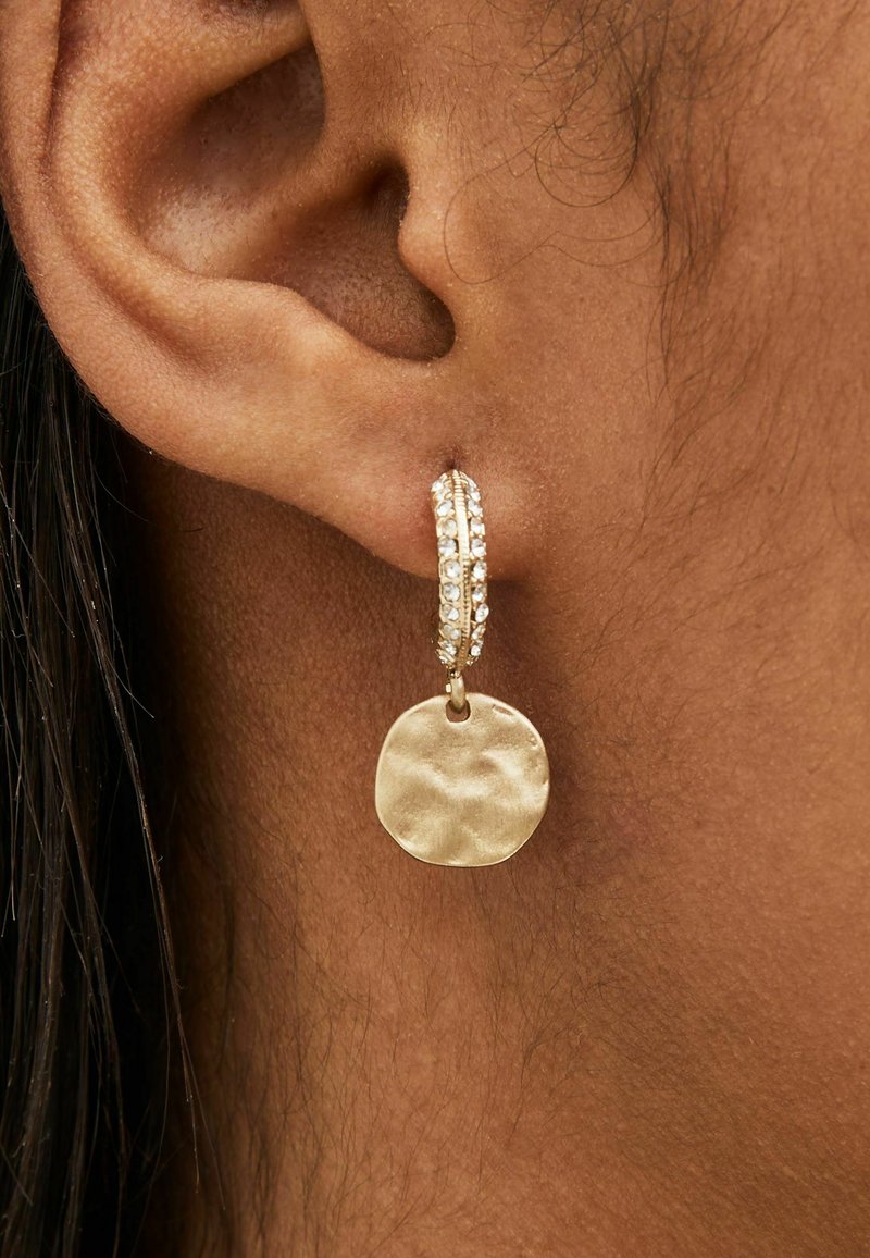 Next HAMMERED COIN DROP PAVE HOOP EARRINGS - Uhani - gold tone