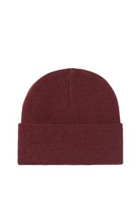 Burgundowa czapka beanie wykonana z dzianiny, z zagiętym mankietem u dołu i bezszwowym, zaokrąglonym wierzchem. Gładka faktura.