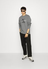 Calvin Klein Jeans CORE MONOGRAM CREWNECK - Sweatshirt - mid gray
