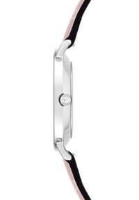 Montre en acier inoxydable avec un boîtier argenté fin, un bracelet en cuir noir et rose, et un détail de couronne sur le côté.