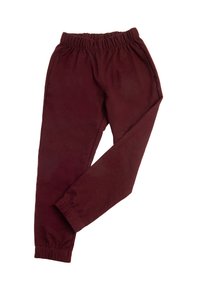 Bordowe dresy wykonane z miękkiego materiału, z elastycznym pasem i zwężanymi nogawkami. Gładka tekstura, bez wzorów ani szczegółów metalowych.