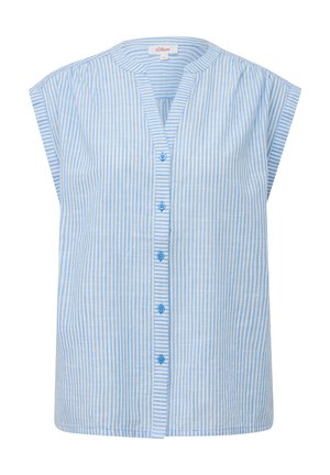 Blouse rayée bleu clair avec un col rond, des manches courtes et une fermeture à boutons à l'avant avec des boutons bleus, affichant une coupe décontractée.