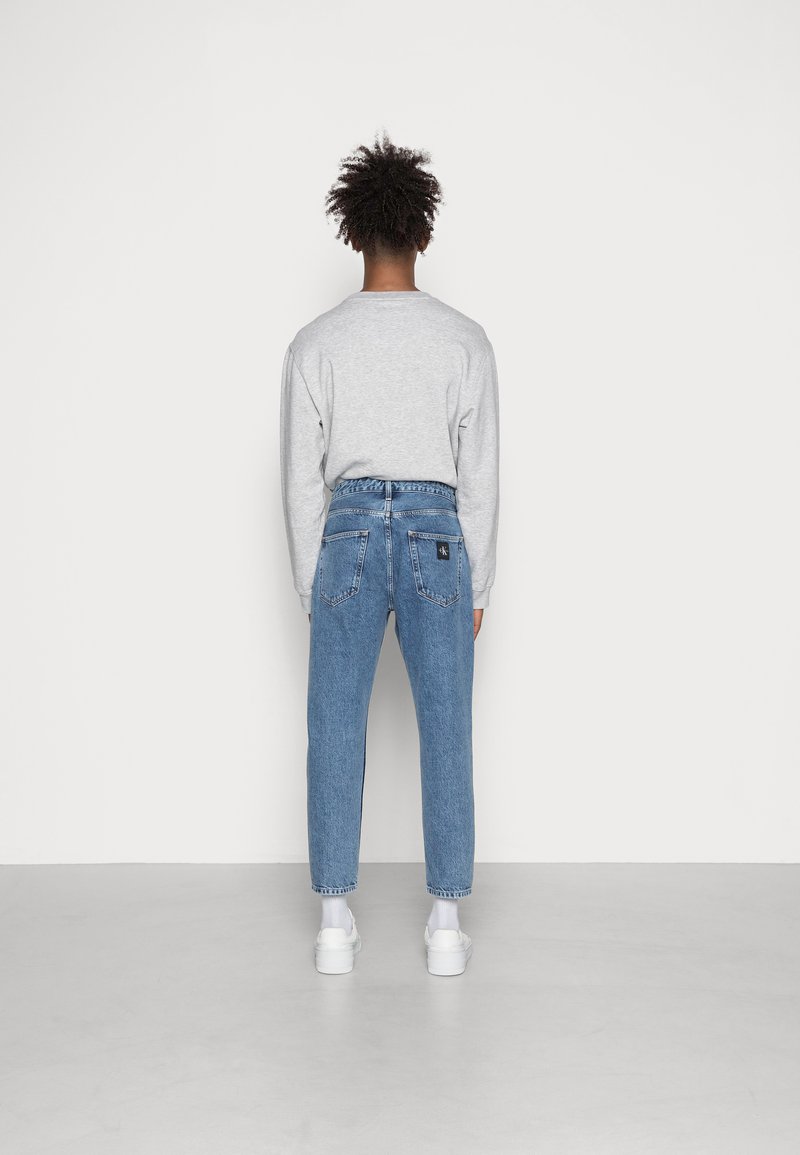 Herren Skinny Fit | Calvin Klein Jeans DAD JEAN Jeans Straight Leg denim medium/blue denim - YB45027 Herren Skinny Fit | Calvin Klein Jeans DAD JEAN Jeans Straight Leg denim medium/blue denim - YB45027