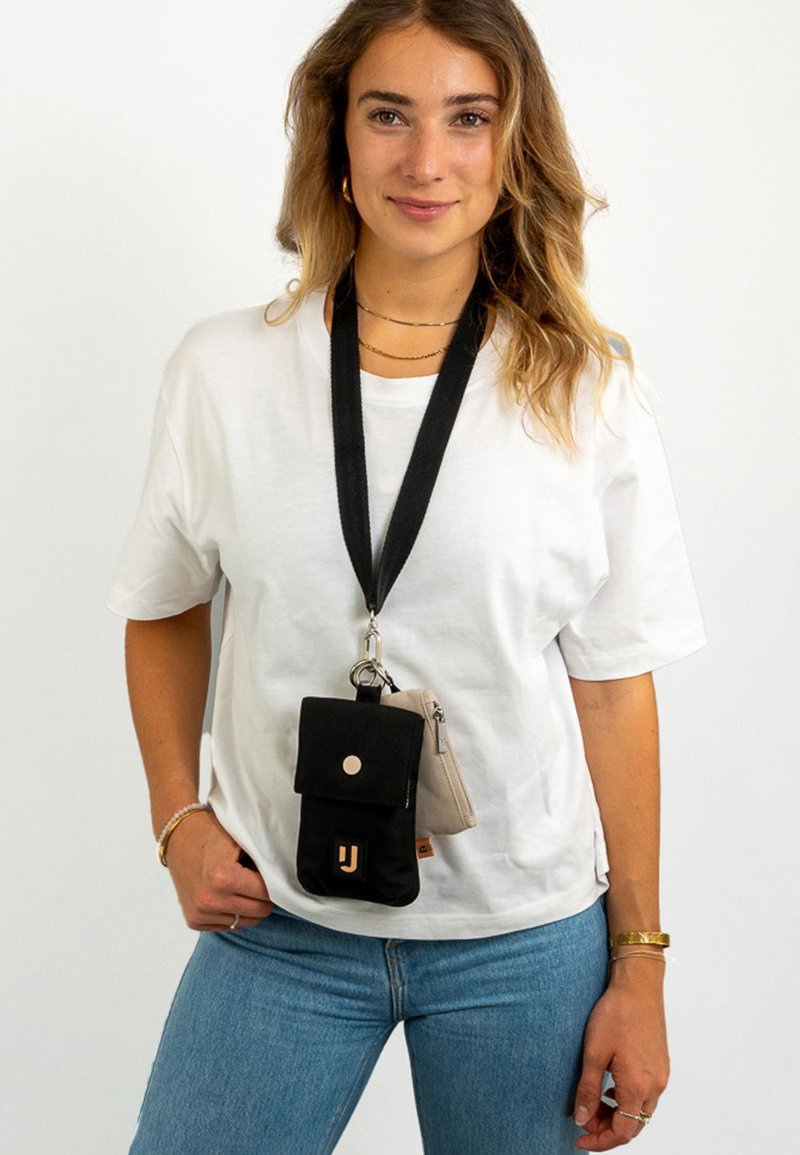 Johnny Urban JUNO - Mobiltaske - black