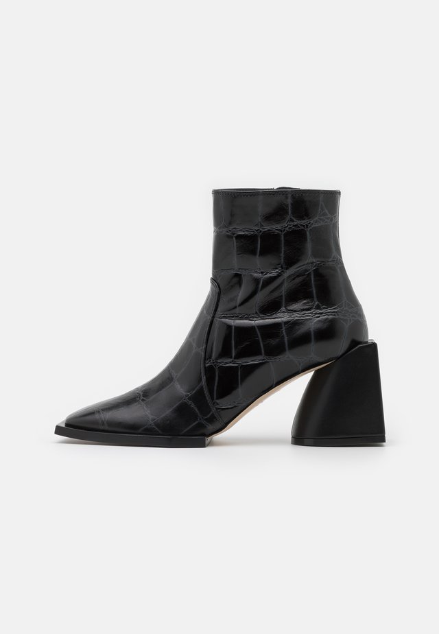 BOOTS - Stövletter - black
