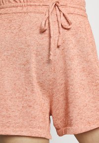 ONLY Petite ONLMELODY - Calções - brandied melon melange
