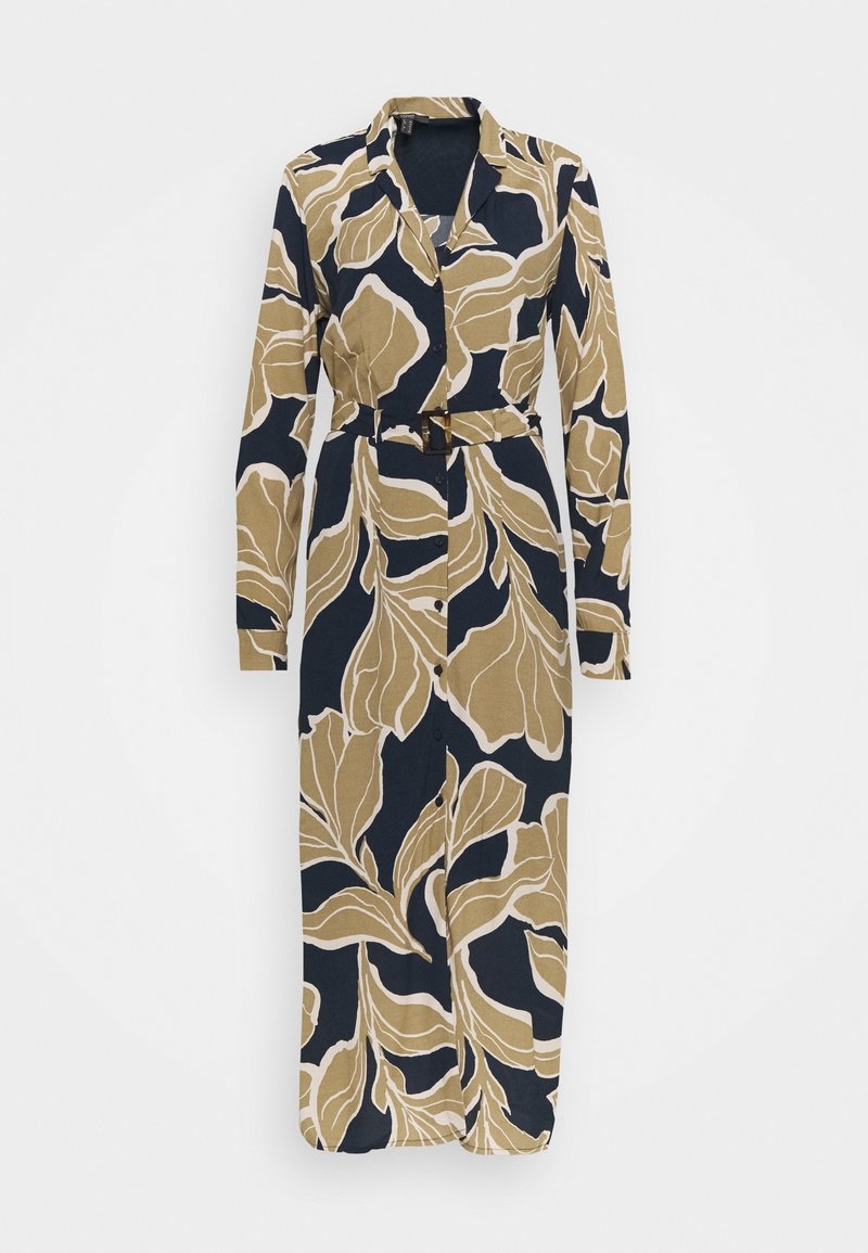 Długa sukienka z kwiatowym wzorem w beżu i granacie. Wykonana z miękkiego materiału, posiada kołnierzyk w serek oraz talię podkreśloną paskiem.