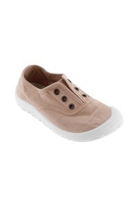 Scarpa slip-on in tela di colore rosa chiaro, con punta tonda, elastico laterale e suola in gomma bianca. Presenta occhiaie decorative in metallo.