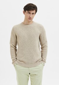 Selected Homme SLHVINCE BUBBLE CREW NECK - Pulover - pure cashmere
