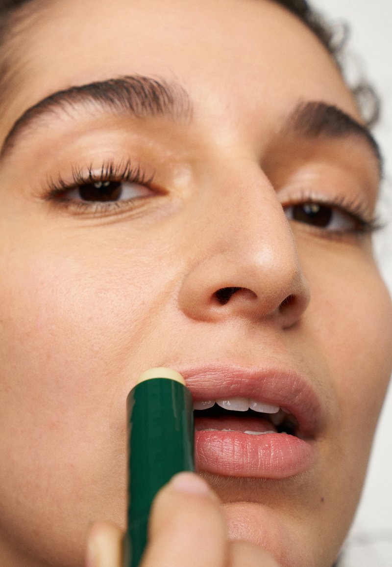 The Body Shop LIP CARE STICK Lippenbalsam olive/nicht definiert