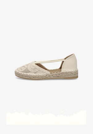 Espadrille beige con una parte superior de tela de ganchillo, suela de cuerda de yute y forro suave, que presenta una correa a través del pie para un ajuste seguro.