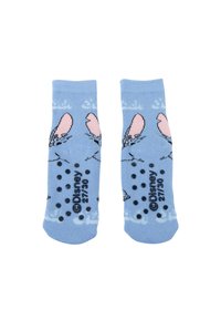 Calzini azzurri chiari con design di topo cartone animato, orecchie rosa e pois neri sulla suola. Il materiale sembra morbido con una texture lavorata a maglia.