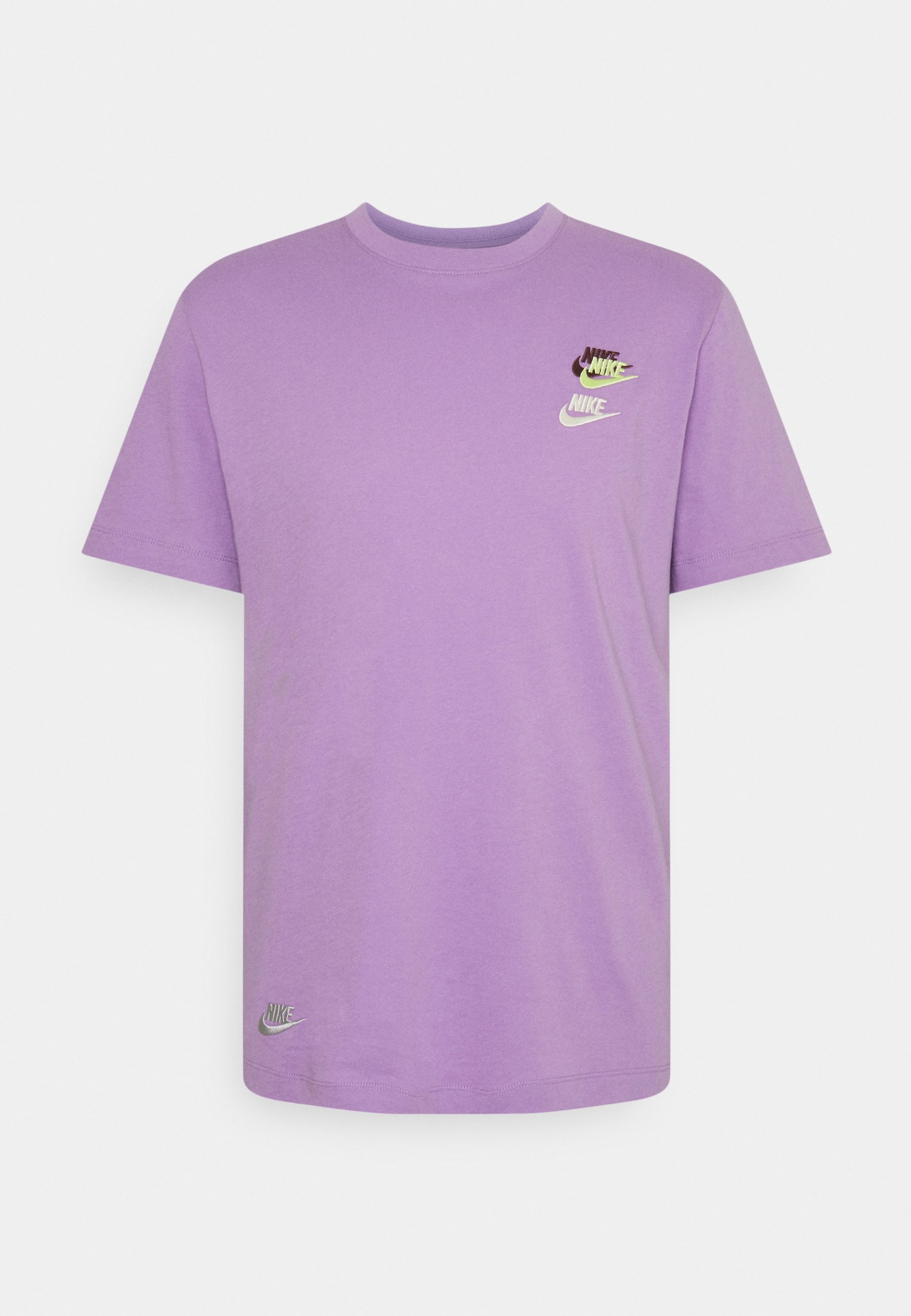 Nike Sportswear TEE CLUB ESSENTIALS - Print T-shirt - violet star/purple -  Zalando.de