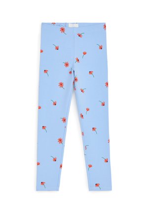 Leggings pour enfants bleu clair avec de petites impressions florales rouges et noires réparties uniformément sur le tissu.