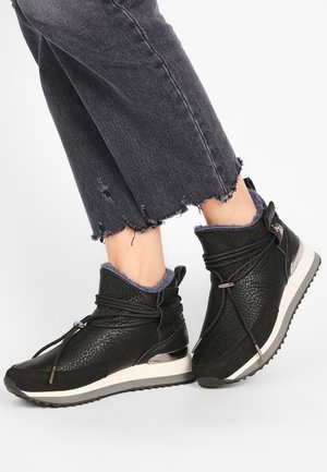 Zapatillas altas - black