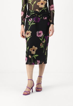 SNTRINA - A-line skirt - black bean