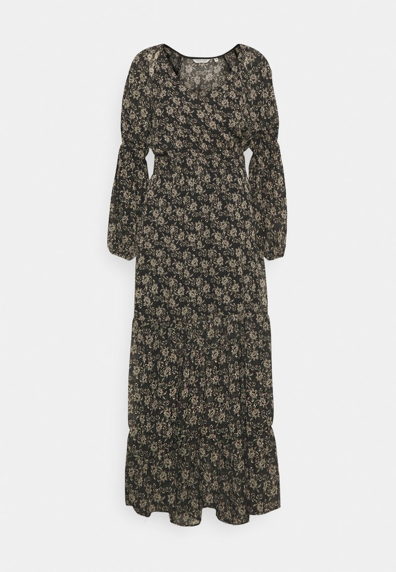 Černé midi šaty s dlouhým rukávem a béžovým květinovým vzorem, s nabíraným pasem, vykrojenými rukávy a vrstvenou sukní, visící na bílém pozadí.