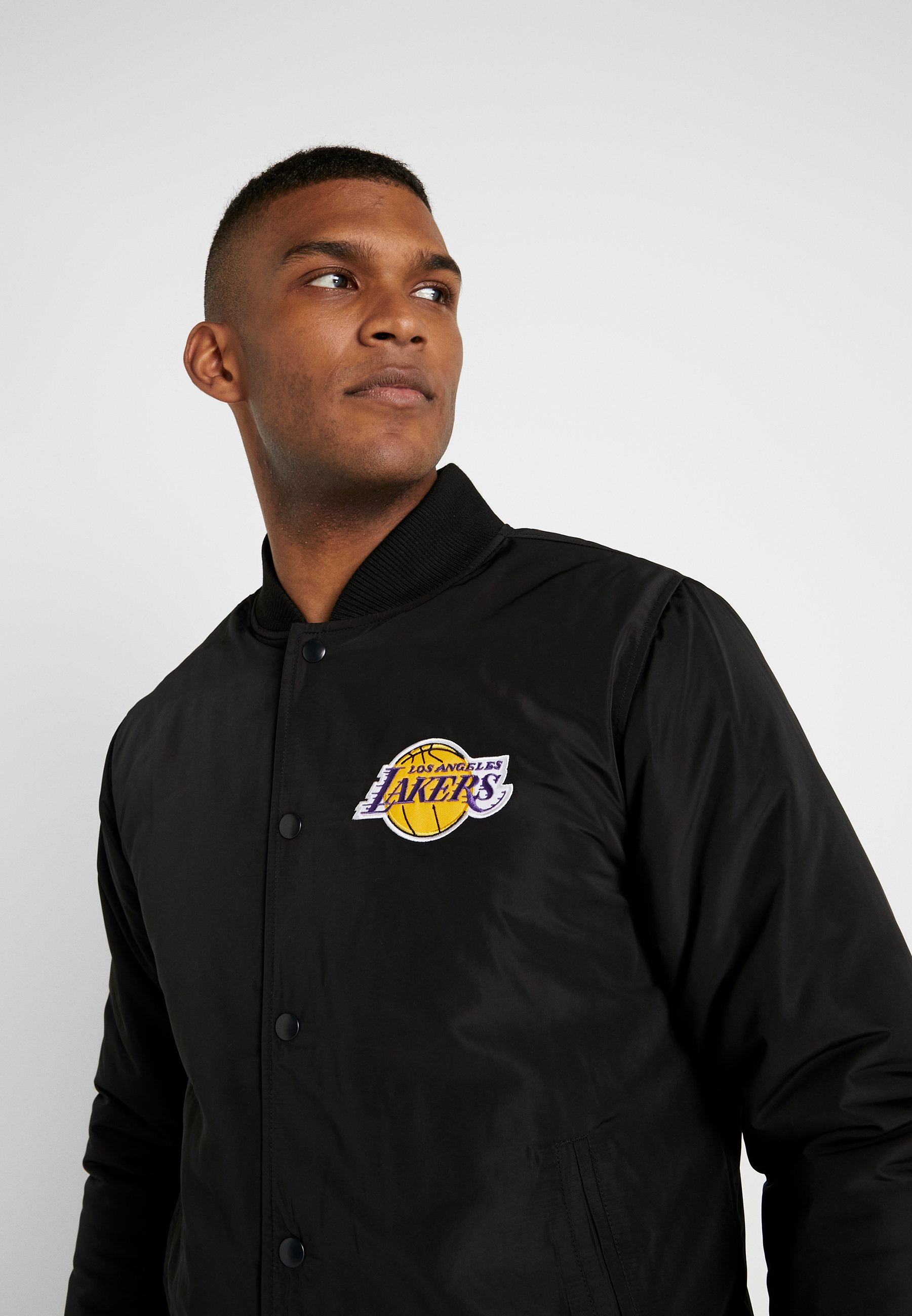 New Era NBA TEAM LOGO JACKET LOS ANGELES LAKERS adidas NBA Los Angeles Lakers On Court Track Jacket, Herren