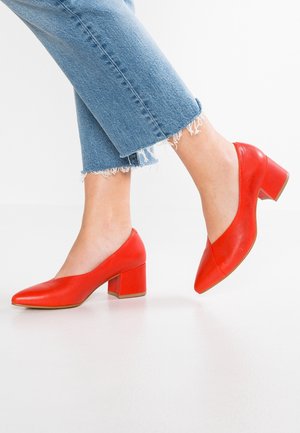 Decolleté - red