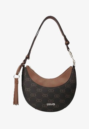 Sac à bandoulière noir et marron avec un design courbe, une surface texturée, un motif de logo et un accent pompon. Bandoulière ajustable incluse.