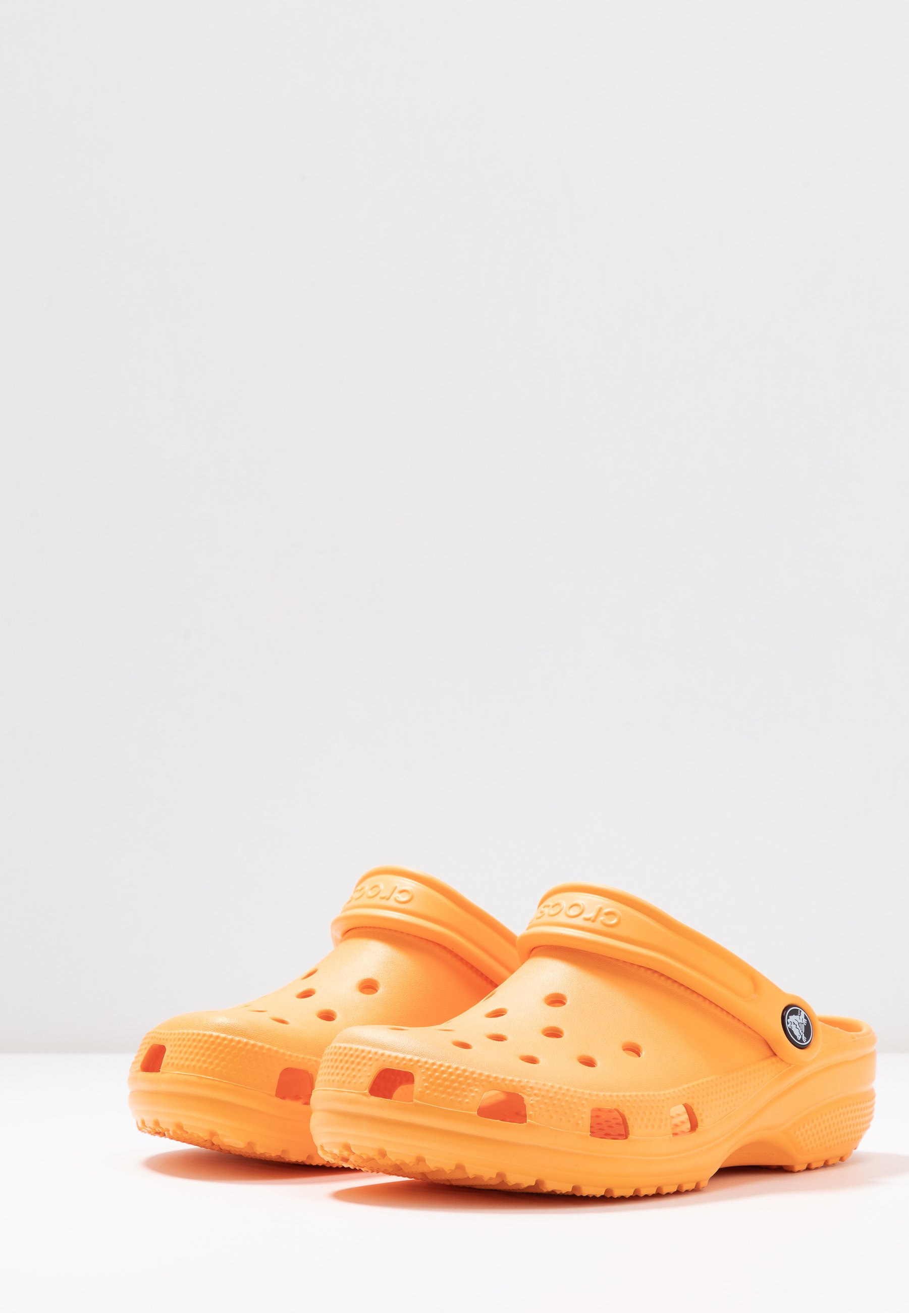 Crocs Classic Slippers Cantaloupe Orange Zalando Co Uk