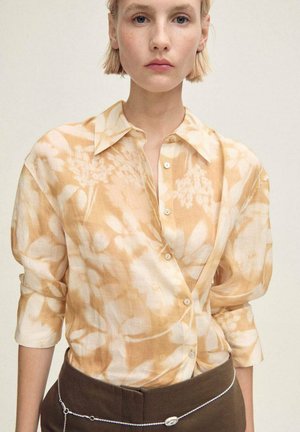 Mango PARISI - Button-down blouse - mustard