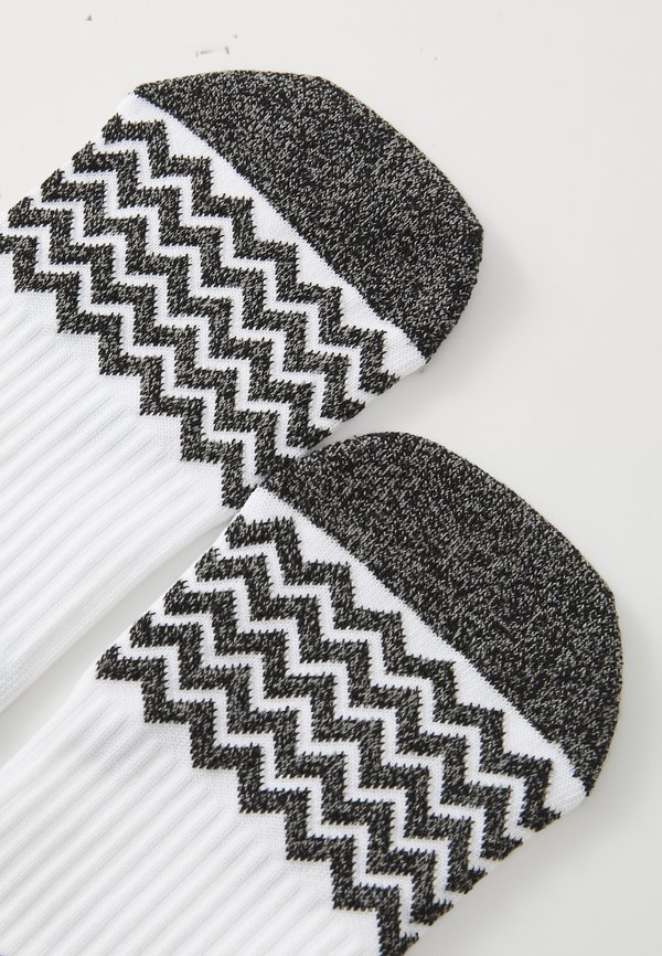 FC BAYERN HOME SOCKS UNISEX - Club wear3