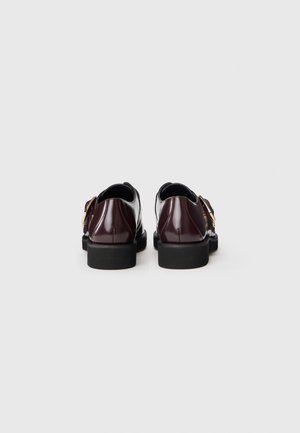 Rank 7: BOSS - ELERI MONK - Slip-ons