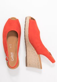 Gabor Comfort Sandály na platformě - orange