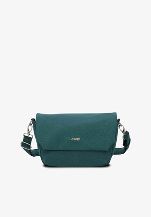 Teal schoudertas gemaakt van gestructureerd synthetisch materiaal, met een klep sluiting, verstelbare band en een zilveren logo.