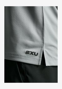 Unausgewählt, weathervane-black reflective