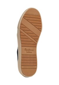 La suola della scarpa presenta un design in gomma con un motivo scanalato, colori in contrasto tra marrone e nero, e una marcatura in rilievo per la durata.