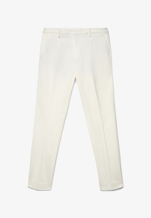 Pantalon blanc pour hommes, ajusté, avec passants pour ceinture, poches latérales et pli marqué le long de chaque jambe.