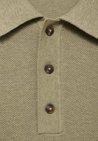 Thumbnail Image 6