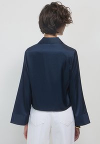 Thumbnail Image 3