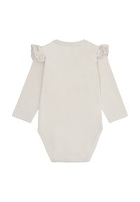 Langärmliger Baby-Body in hellem Creme mit Spitzenruffles an den Schultern, ausgestattet mit einer glatten Textur und einem Druckverschluss am Boden.