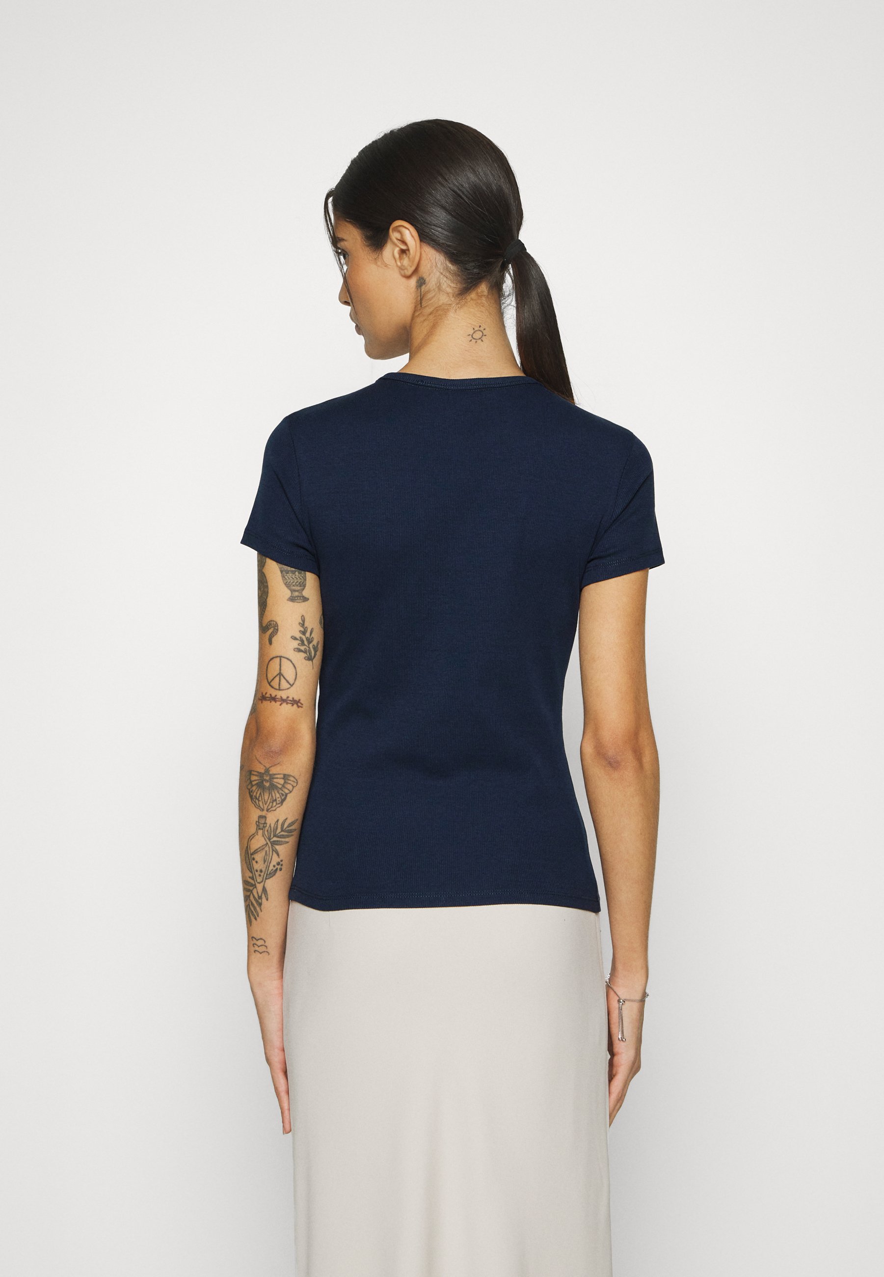 売れ筋商品|||トミーヒルフィガー Tシャツ レディース トップス SLIM ESSENTIAL - Print T-shirt - dark night navy Slim Essential Rib Tee |T-Shirts | Tommy Jeans