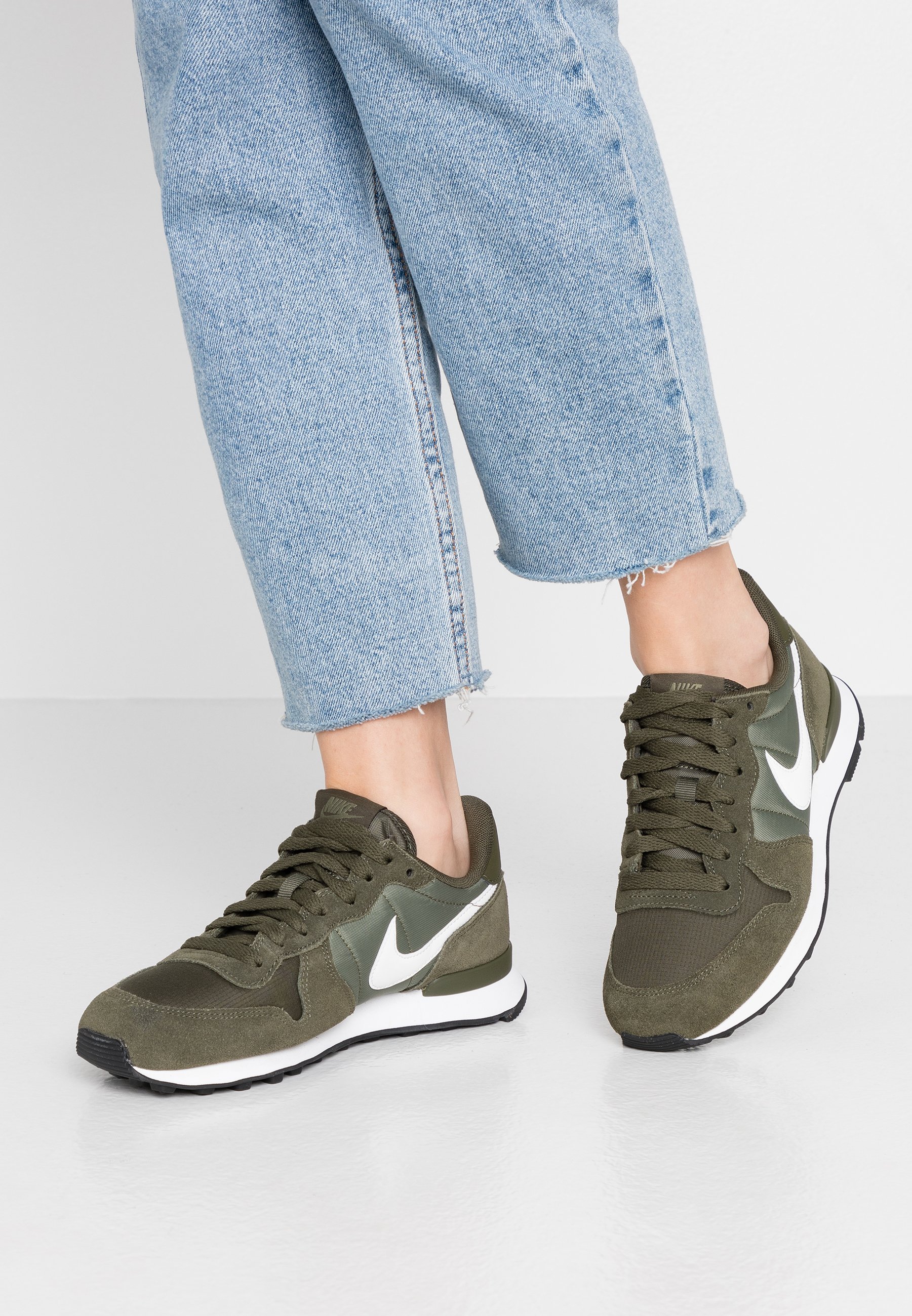 khaki trainers nike womens